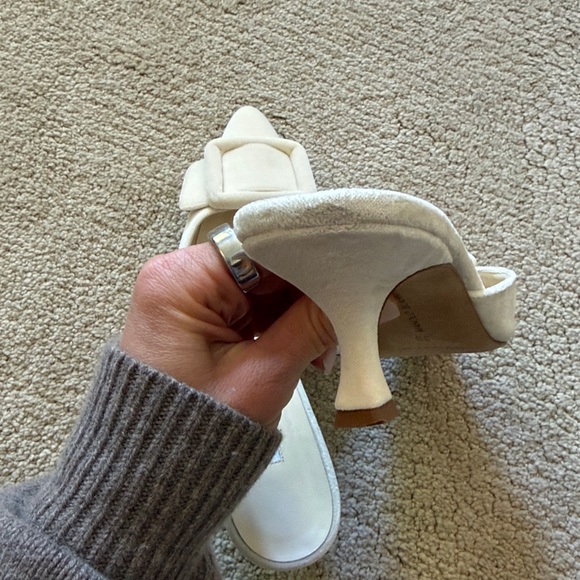 Manolo Blahnik Cream Suede Pointed-Toe Mules with Buckle - Picture 5 of 11